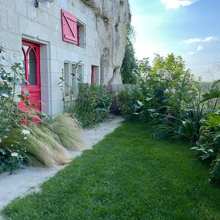 Gite Des Perreyeurs - Maison Troglodyte Avec Vue Sur Loire Montsoreau Extérieur photo